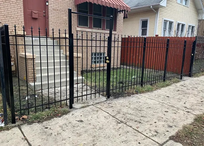 A Hidden Gem, Approx 15 Mins To Downtown Chicago!